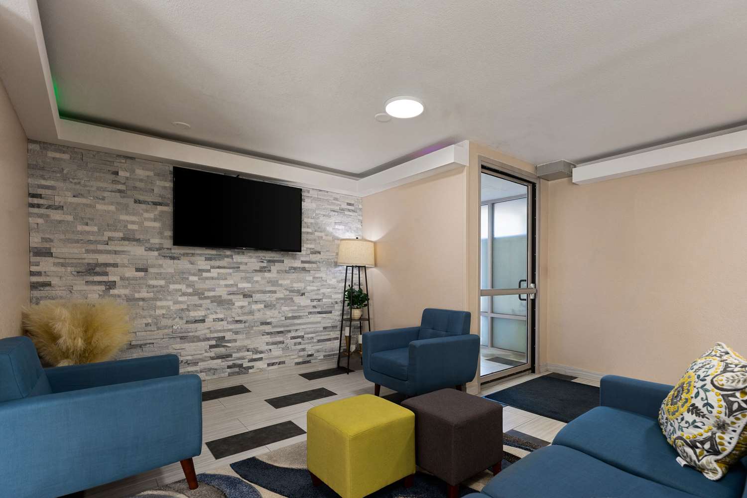 Econo Lodge Rockford Casino Area 25/37