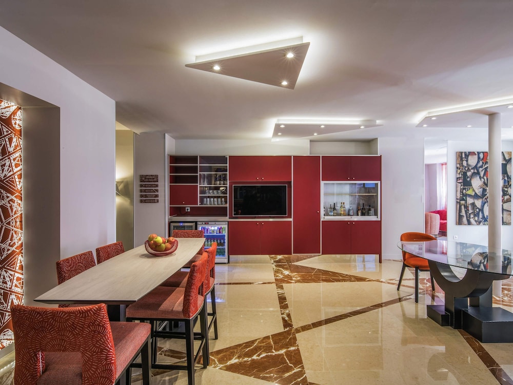 Mercure Paris Pont de Levallois Neuilly 28/43