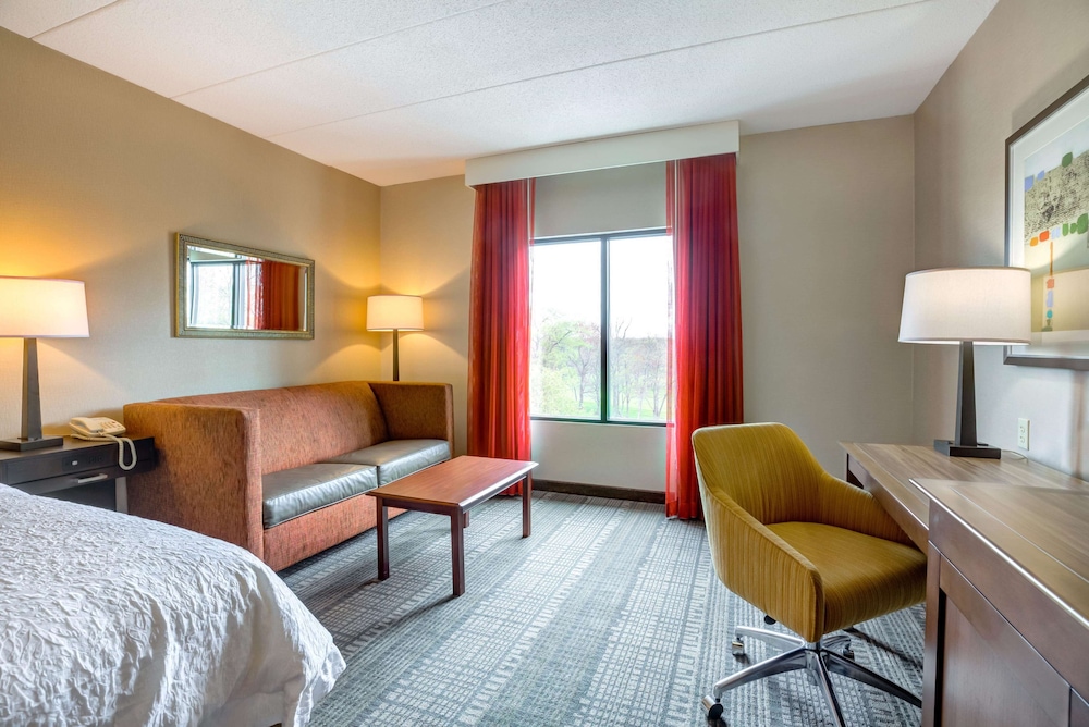 Hampton Inn Boston-Norwood 33/52
