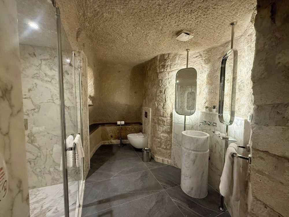 جناح بسرير مزدوج، Miras Hotel 10/10