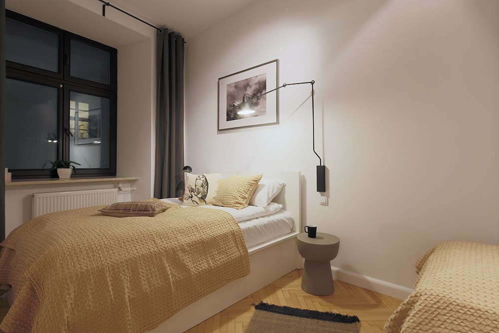 Luxury Mint Apartments Main Square 14/50