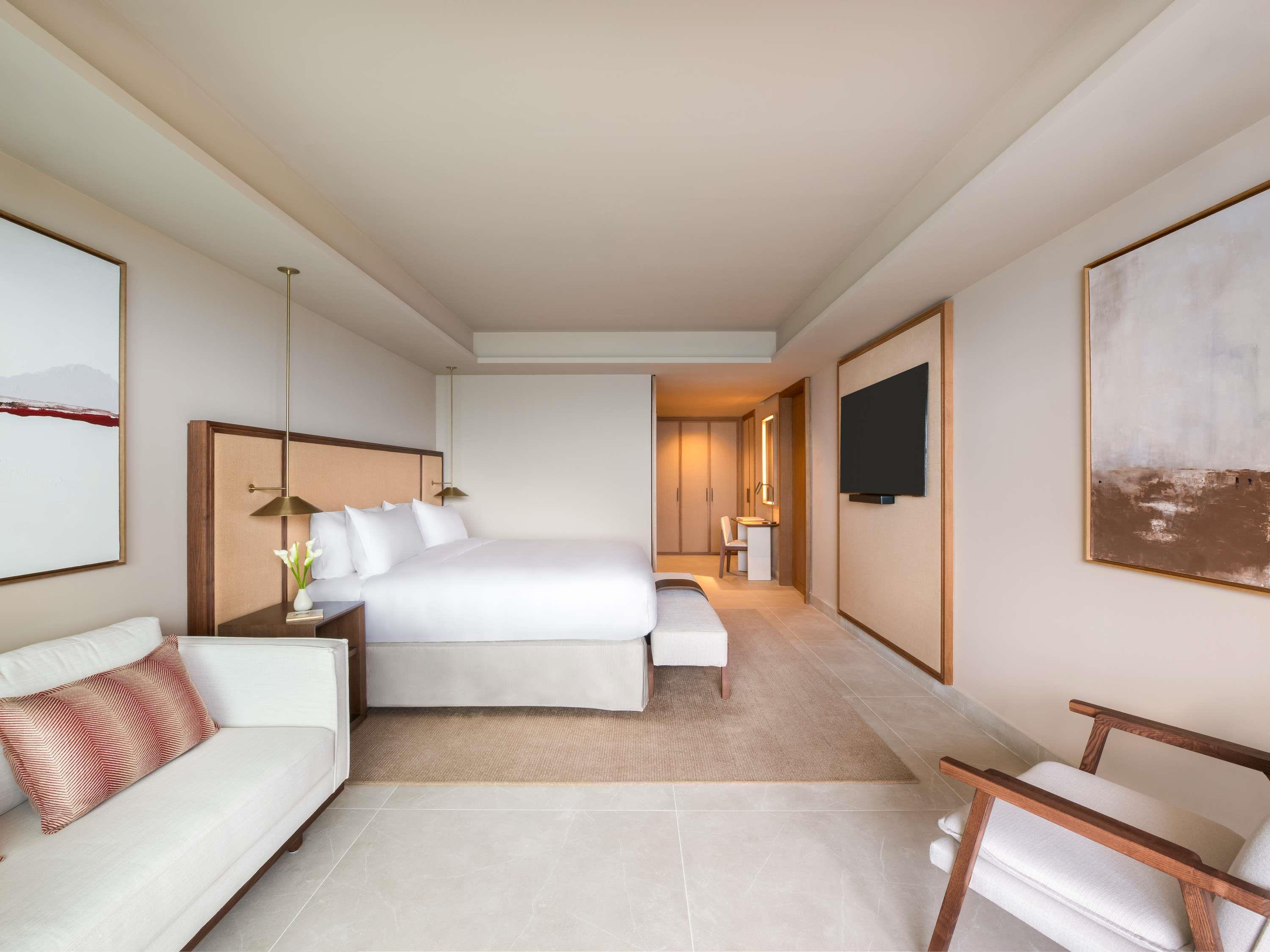 1 Bedroom, Pool, Suite, King Bed, Sea View