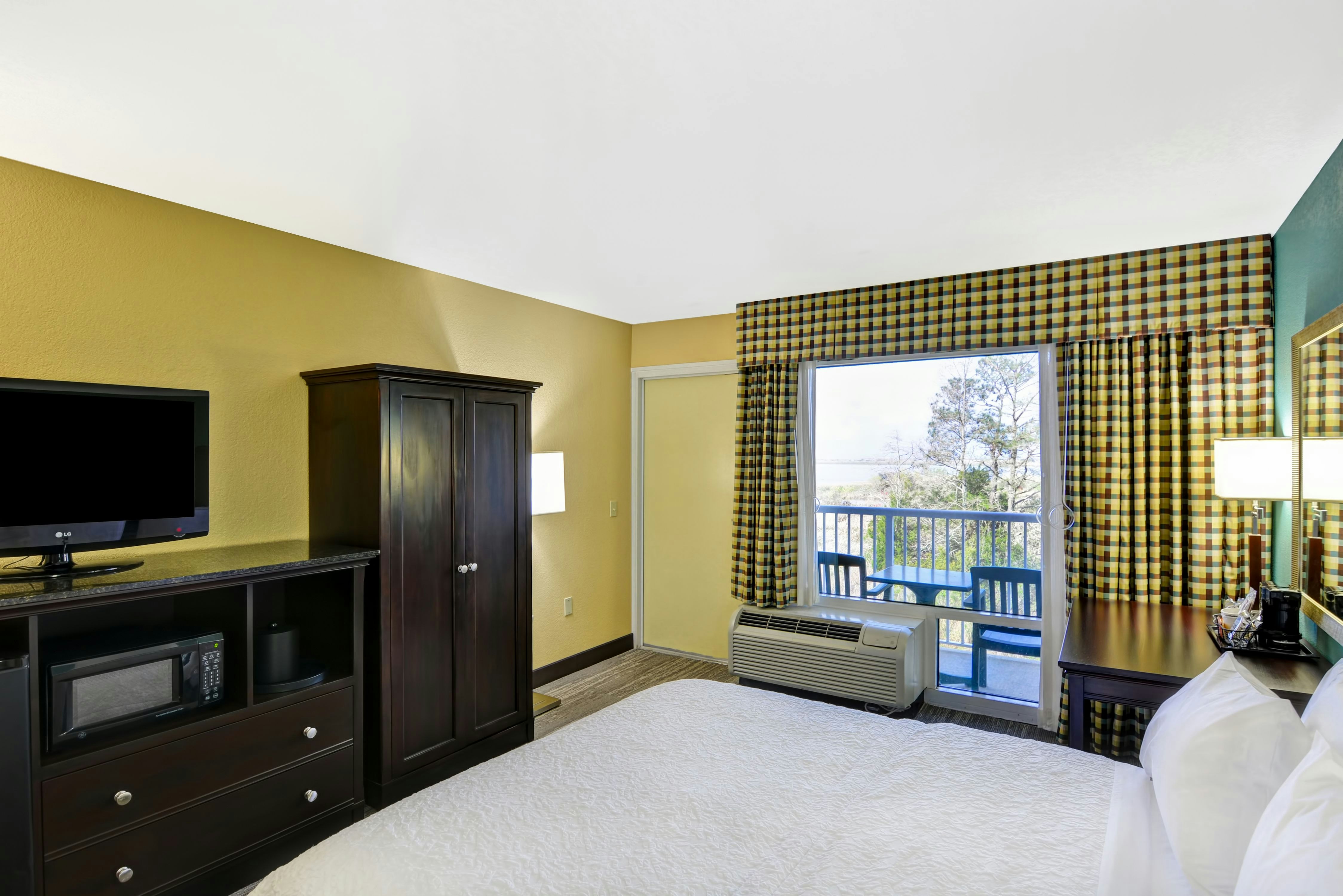 Room, Queen Bed, Bay View, Accessible