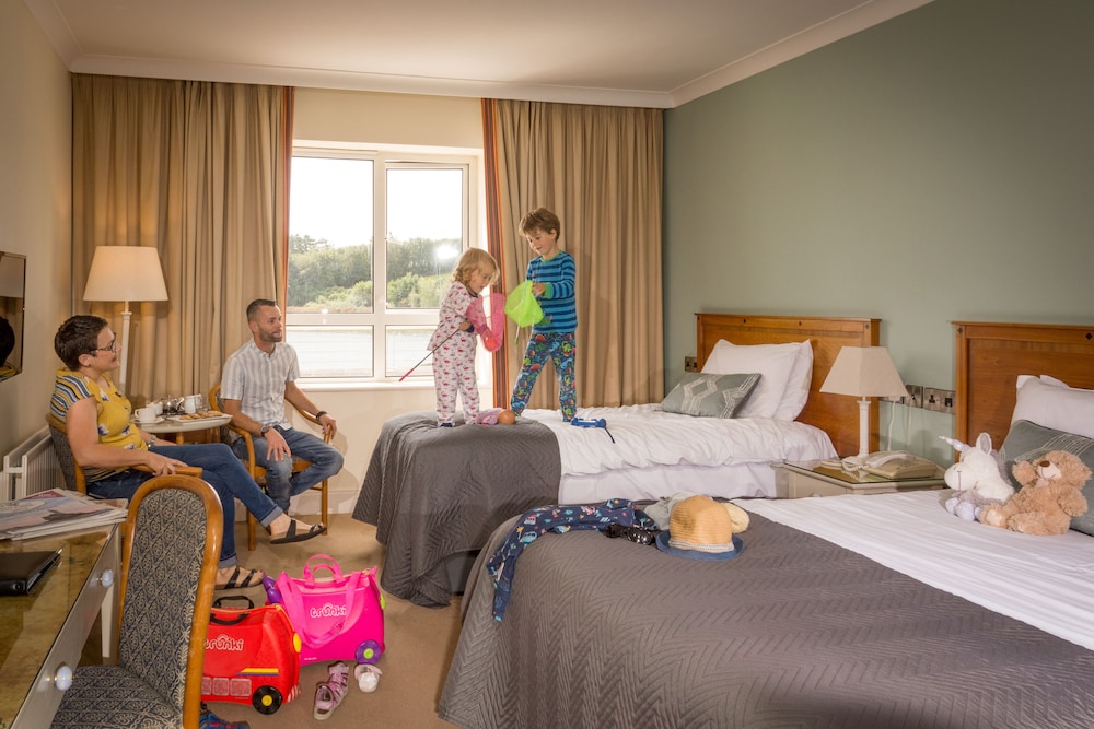FAMILY, 1 DOUBLE AND 1 SINGLE BED