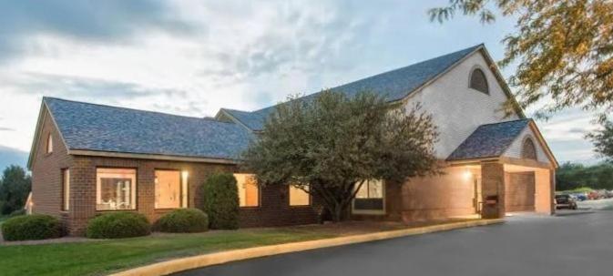 Dodgeville Inn & Suites 1/44