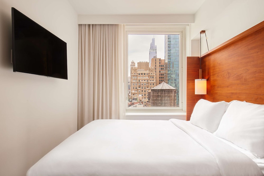 CITY, QUEEN BED