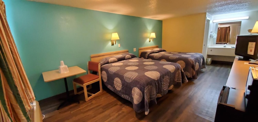 Knights Inn Florence SC 15/25