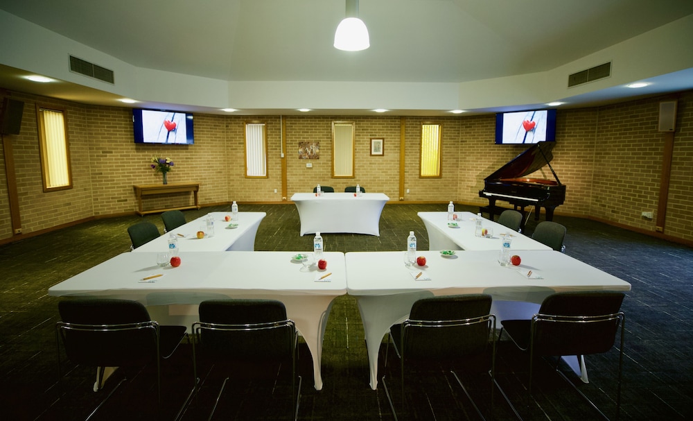 175 Hotel Westmead 36/39