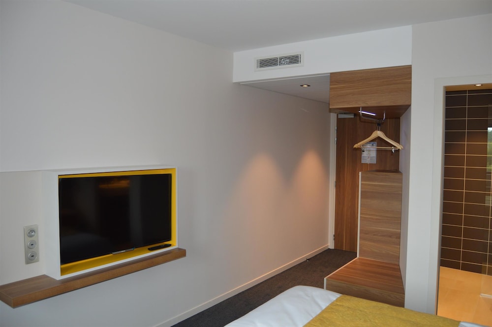 KYRIAD PRESTIGE PAU - ZENITH - PALAIS DES SPORTS 19/54