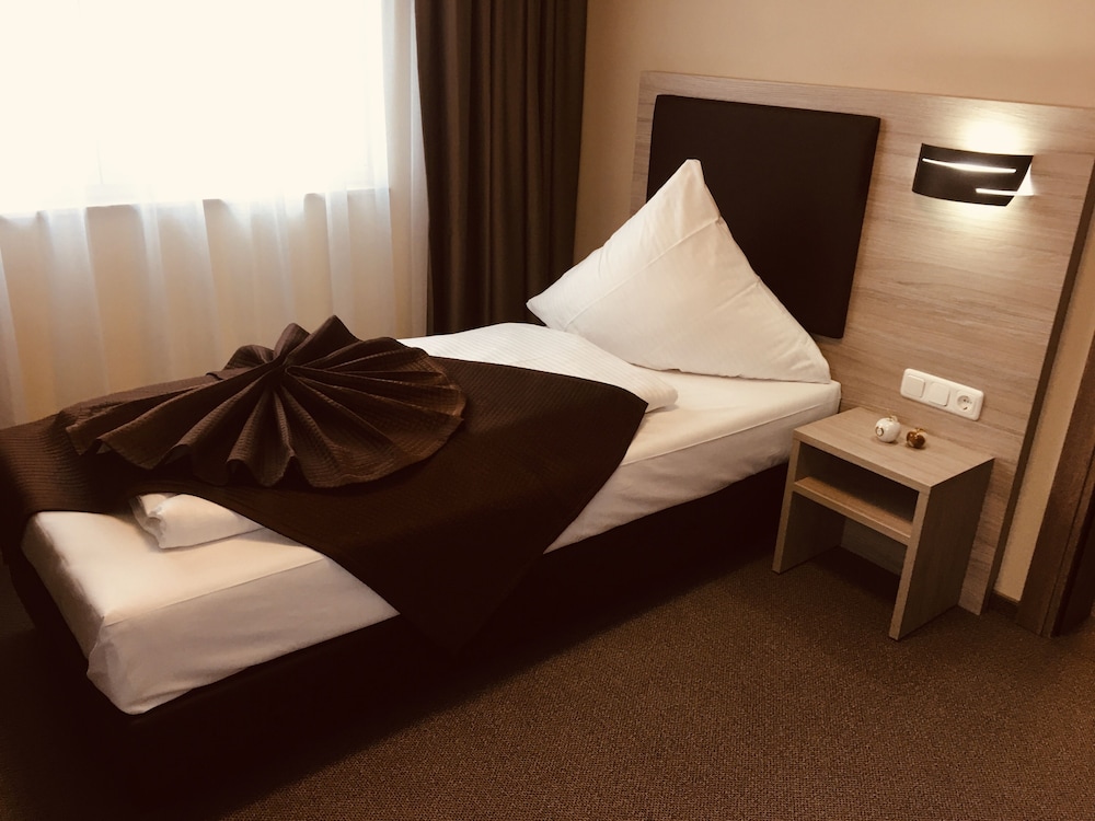 Hotel Glinde 11/42