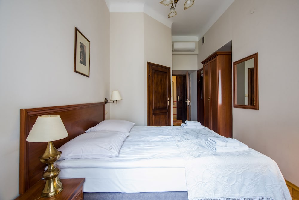APARTHOTEL BASZTOWA 30/60