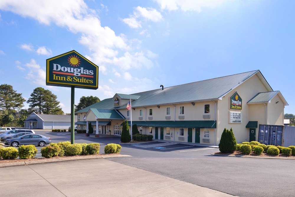 Douglas Inn And Suites 1/41