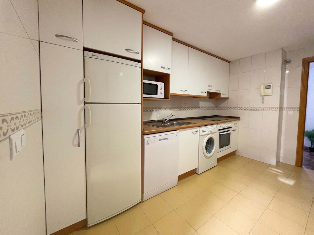 APARTAMENTOS EL PILAR 3000 2/34