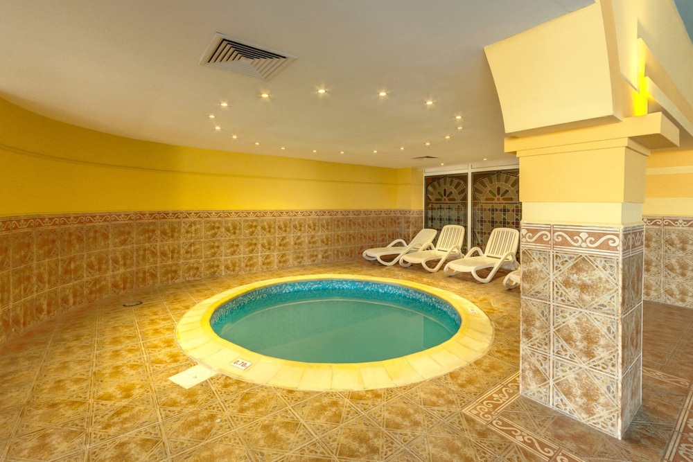 swimming pool spa