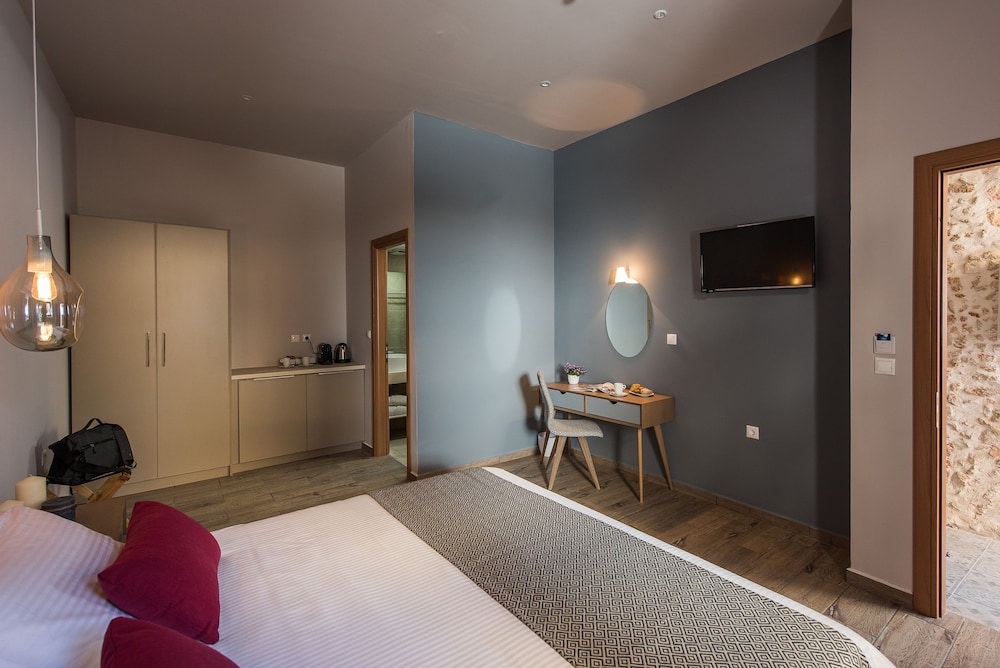Bluebell Luxury Suites 22/42