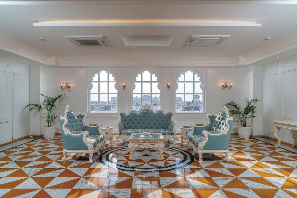 R Chandras Palace 23/42