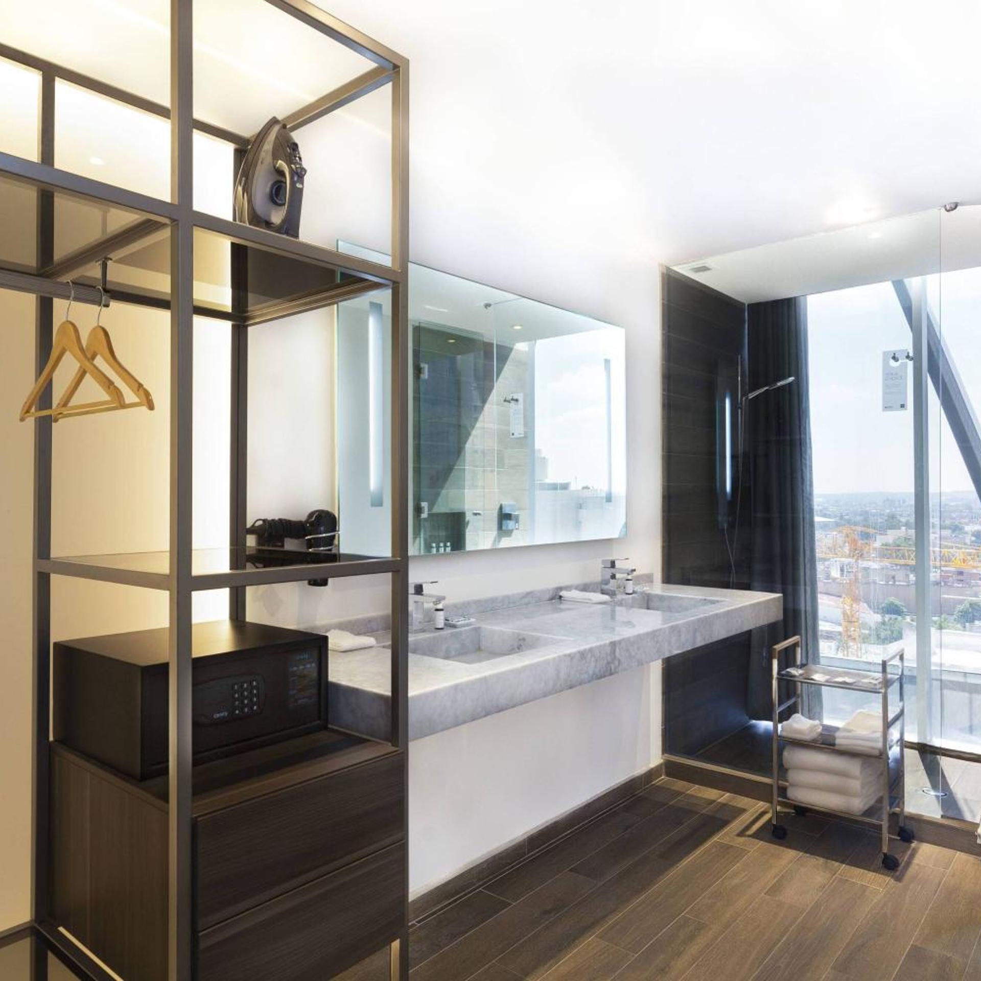 غرفة ركنية بسرير كينج، AC Hotel Guadalajara, Mexico 2/2