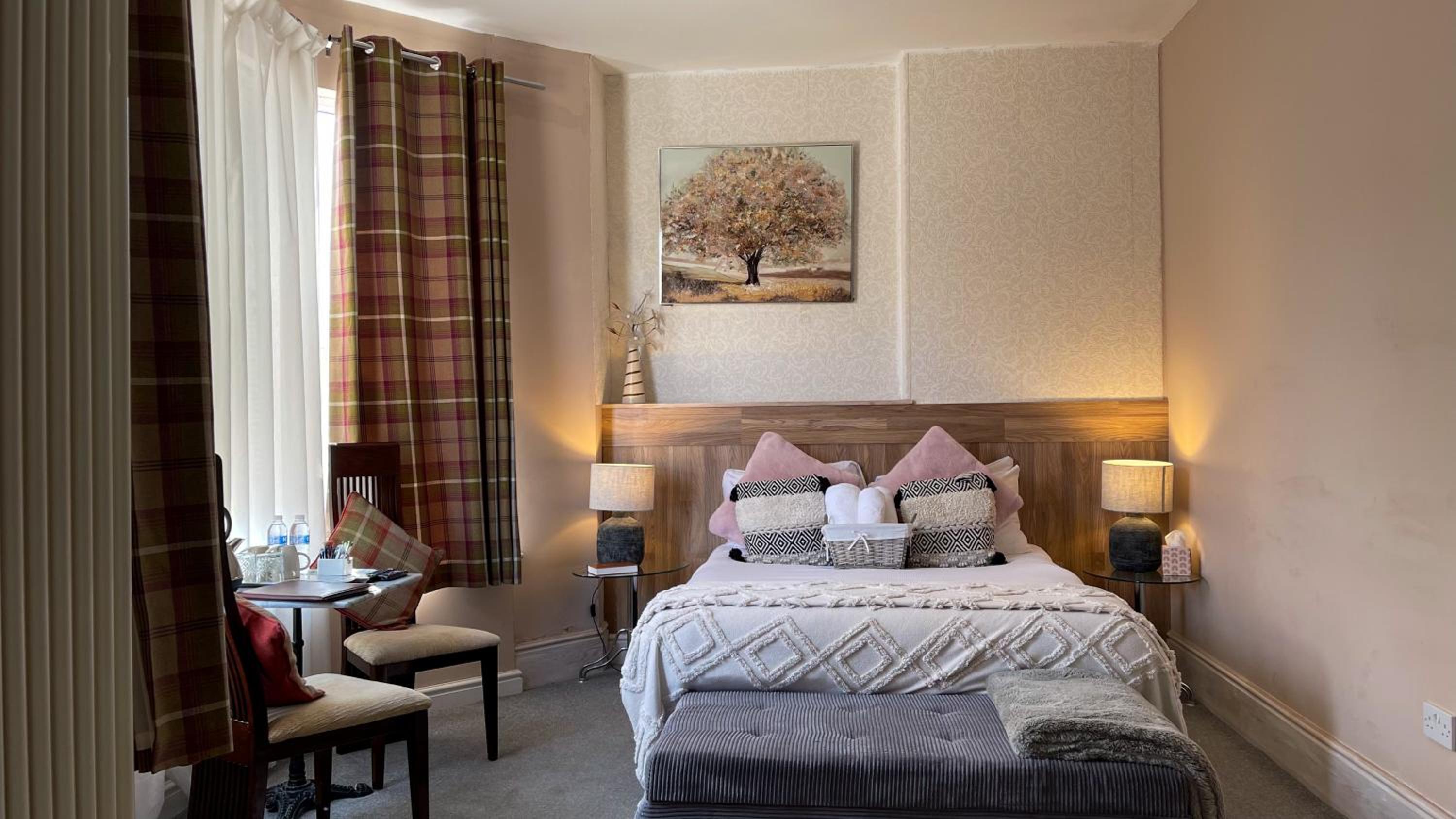 Deluxe, Double Bed, Side Sea View