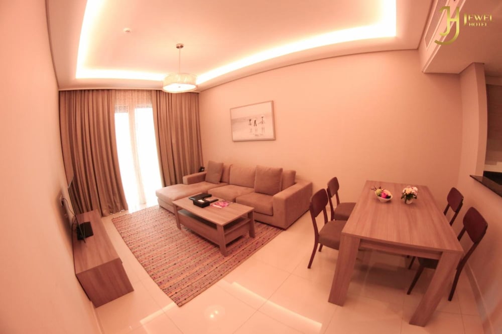 The Jewel Hotel 28/48
