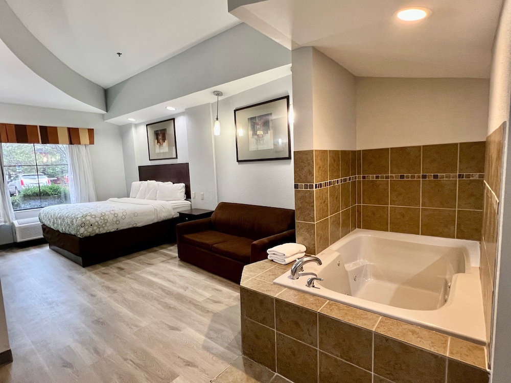 Hometowne Studios Suites Washington 11/43