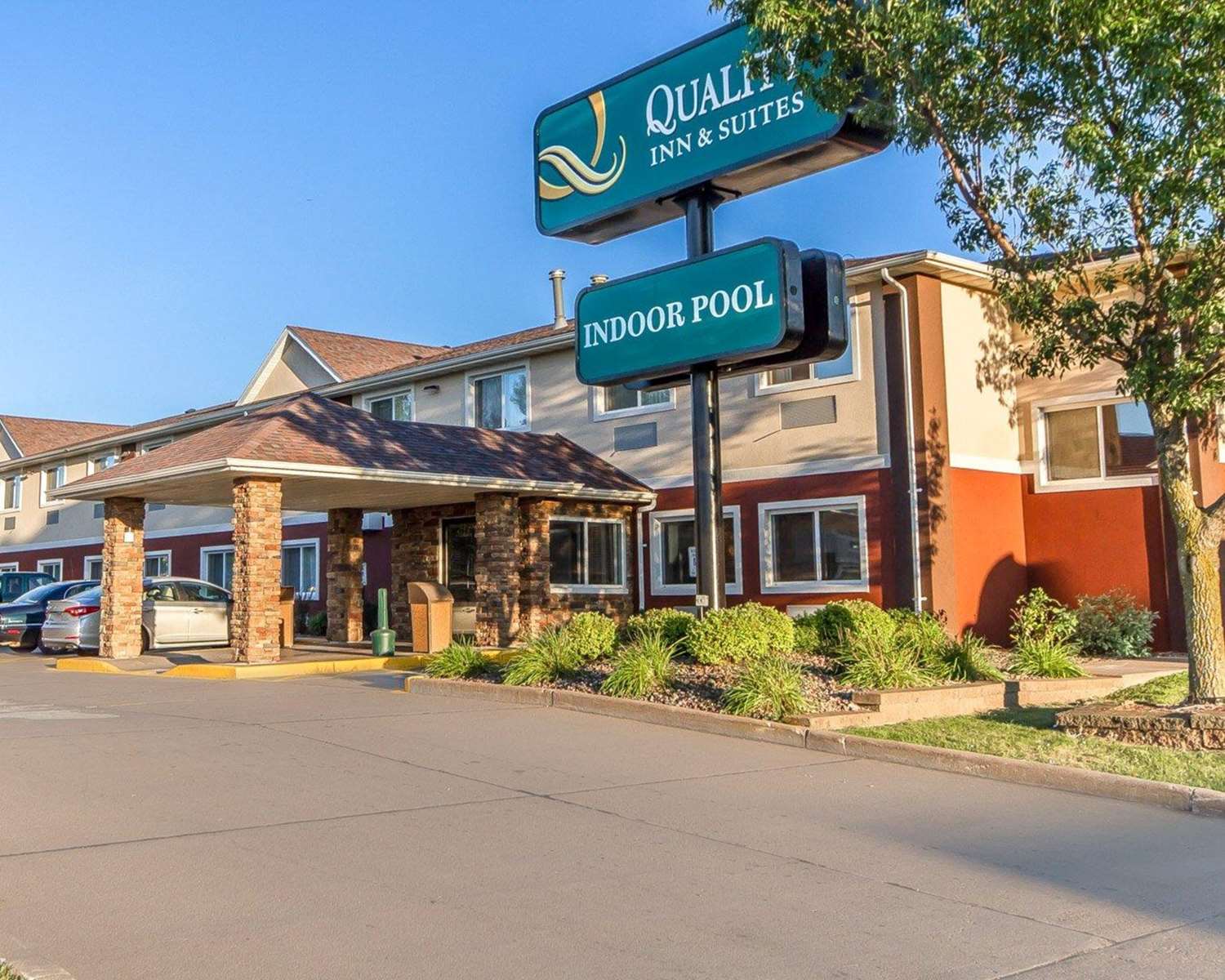 Quality Inn & Suites Eau Claire University Area 2/27