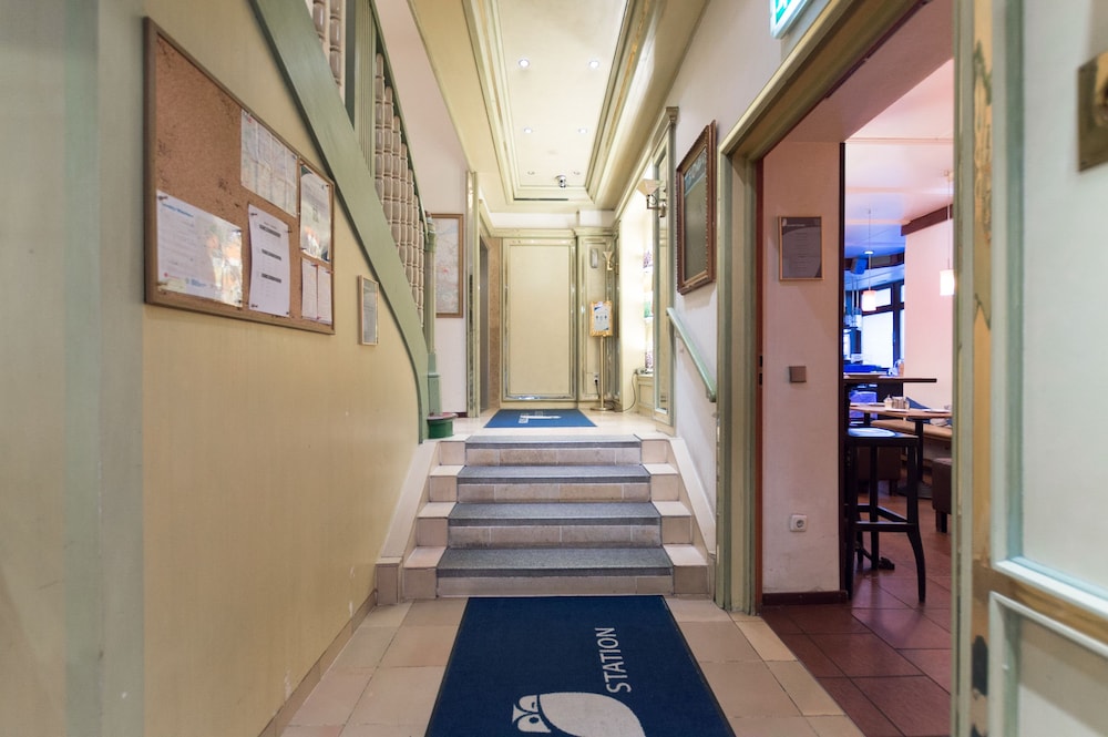 Smart Stay Hotel Station 27/37