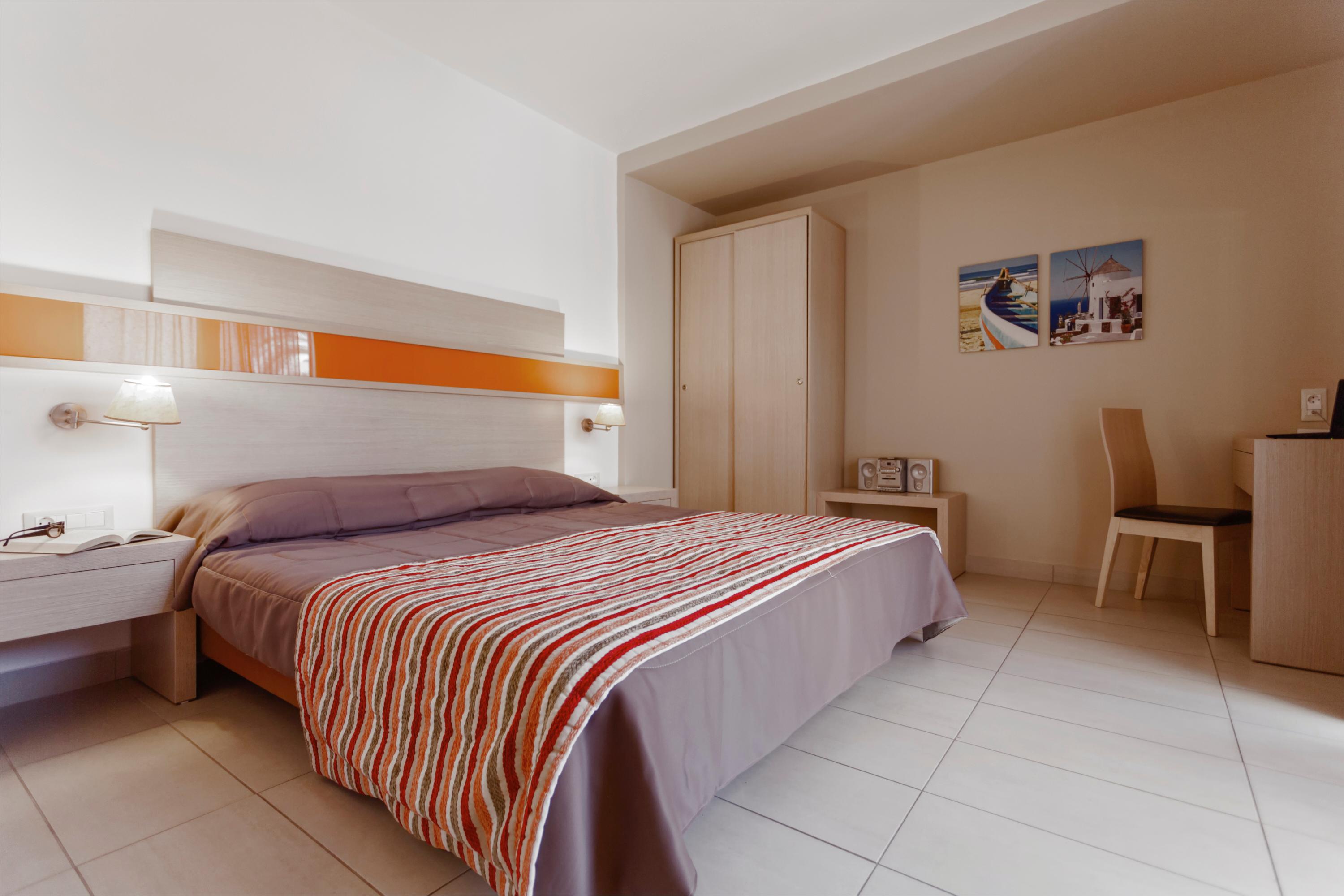 Lagomandra Beach Hotel and Suites 25/71