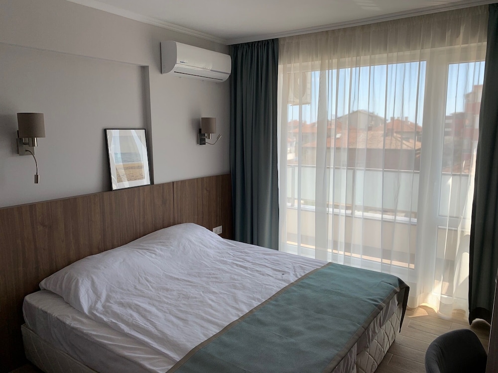 Hotel Cinema 14/52