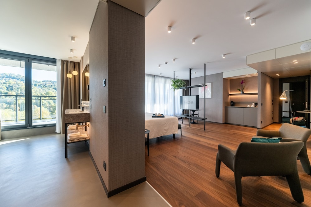 Duparc Contemporary Suites 54/73