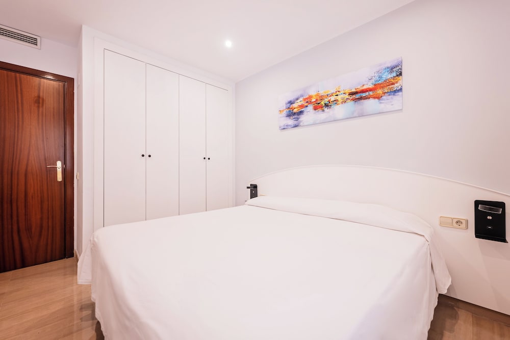 Aparthotel Napols 7/43