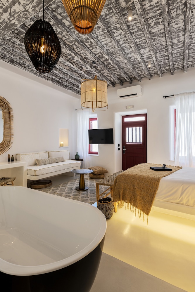 The TownHouse Mykonos - Adults Only 10/80