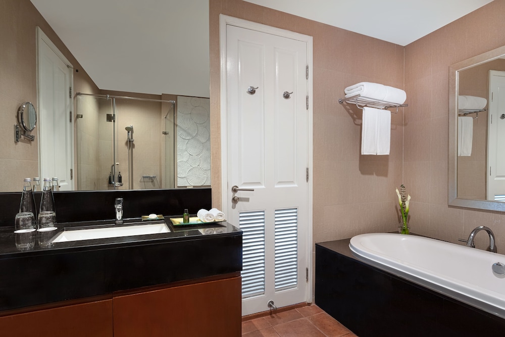 Dusit Suites Hotel Ratchadamri 71/72