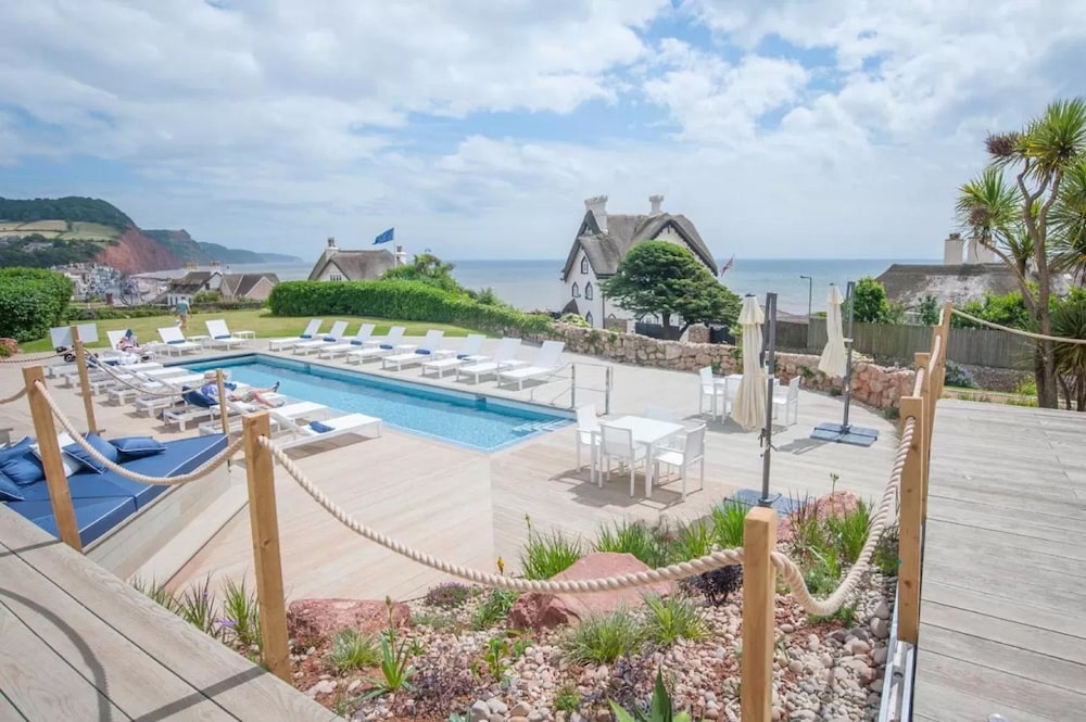 Sidmouth Harbour Hotel 57/64