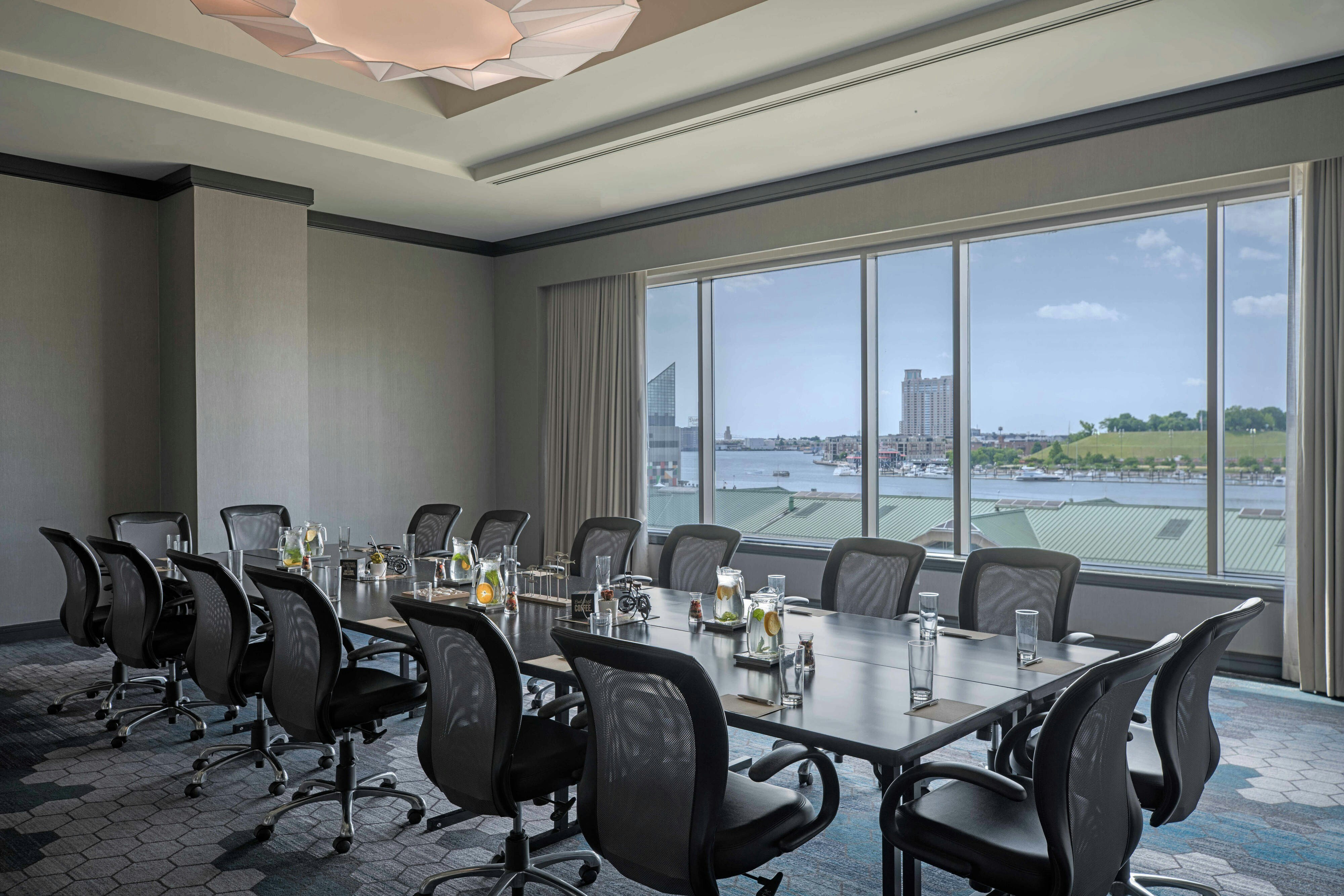 Renaissance Harborplace Hotel 43/51