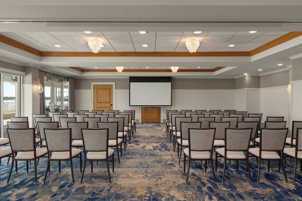 The Waterfront Inn 53/63