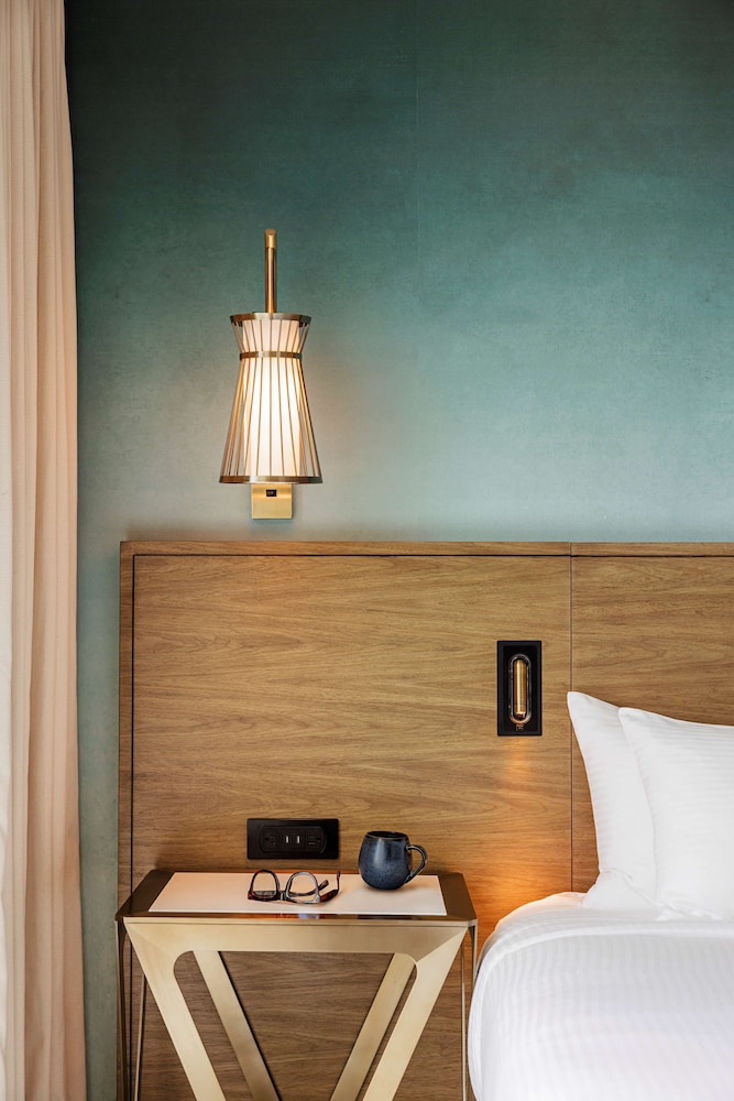 Carte Hotel San Diego Downtown Curio Collection By Hilton 37/87