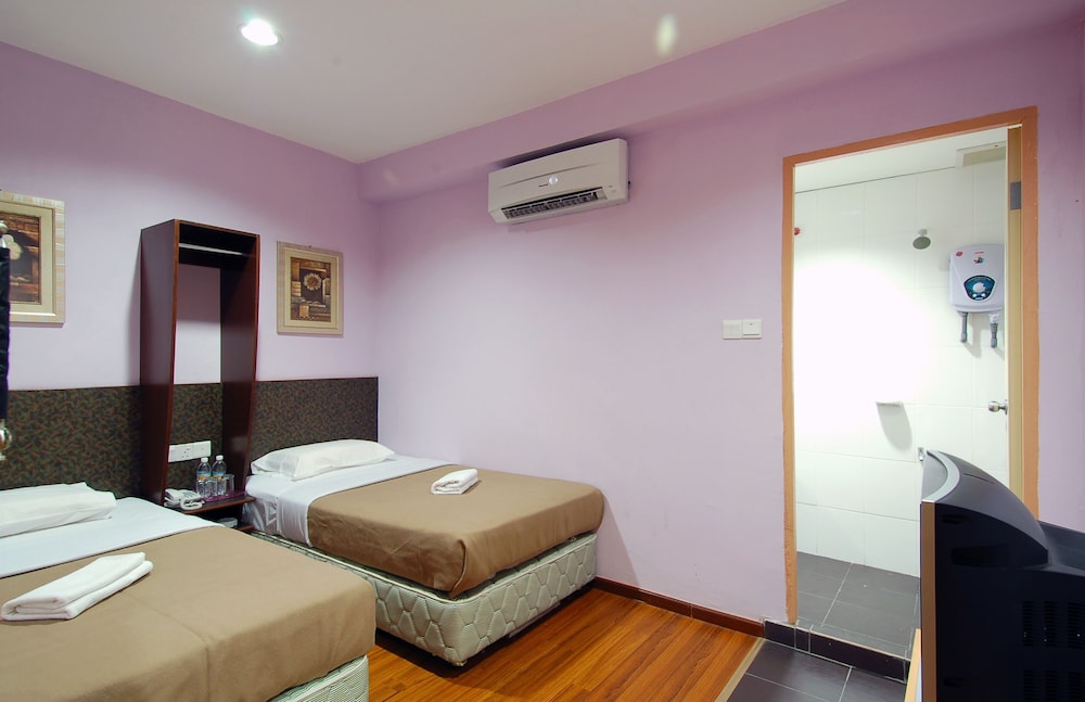Aristo Hotel At Putatan 37/56