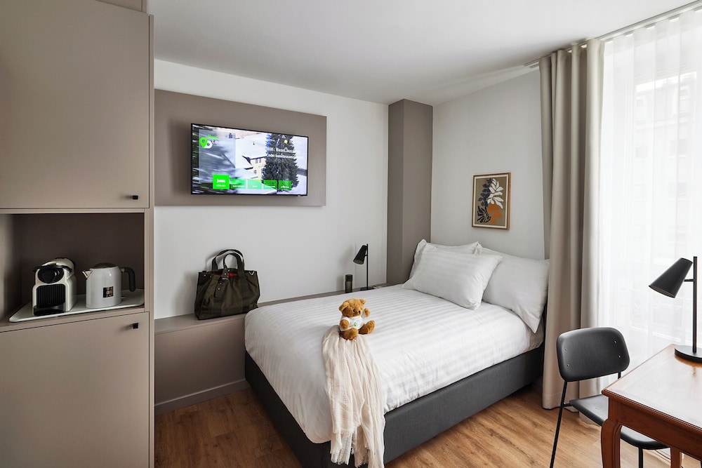 Hotel Du Boulevard 8/26