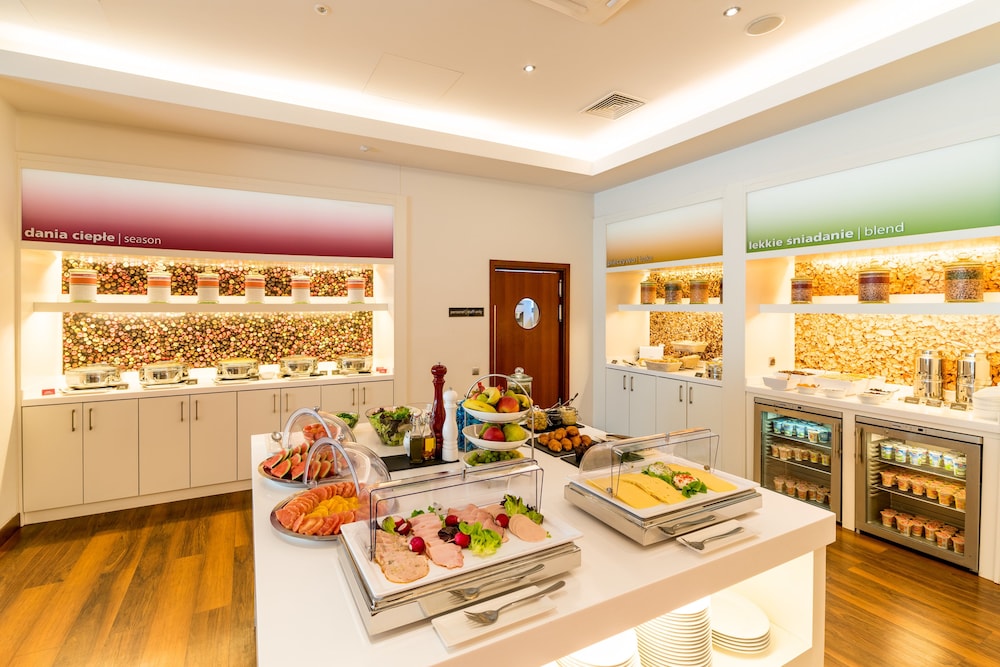 Hampton By Hilton Warsaw Airport 26/30