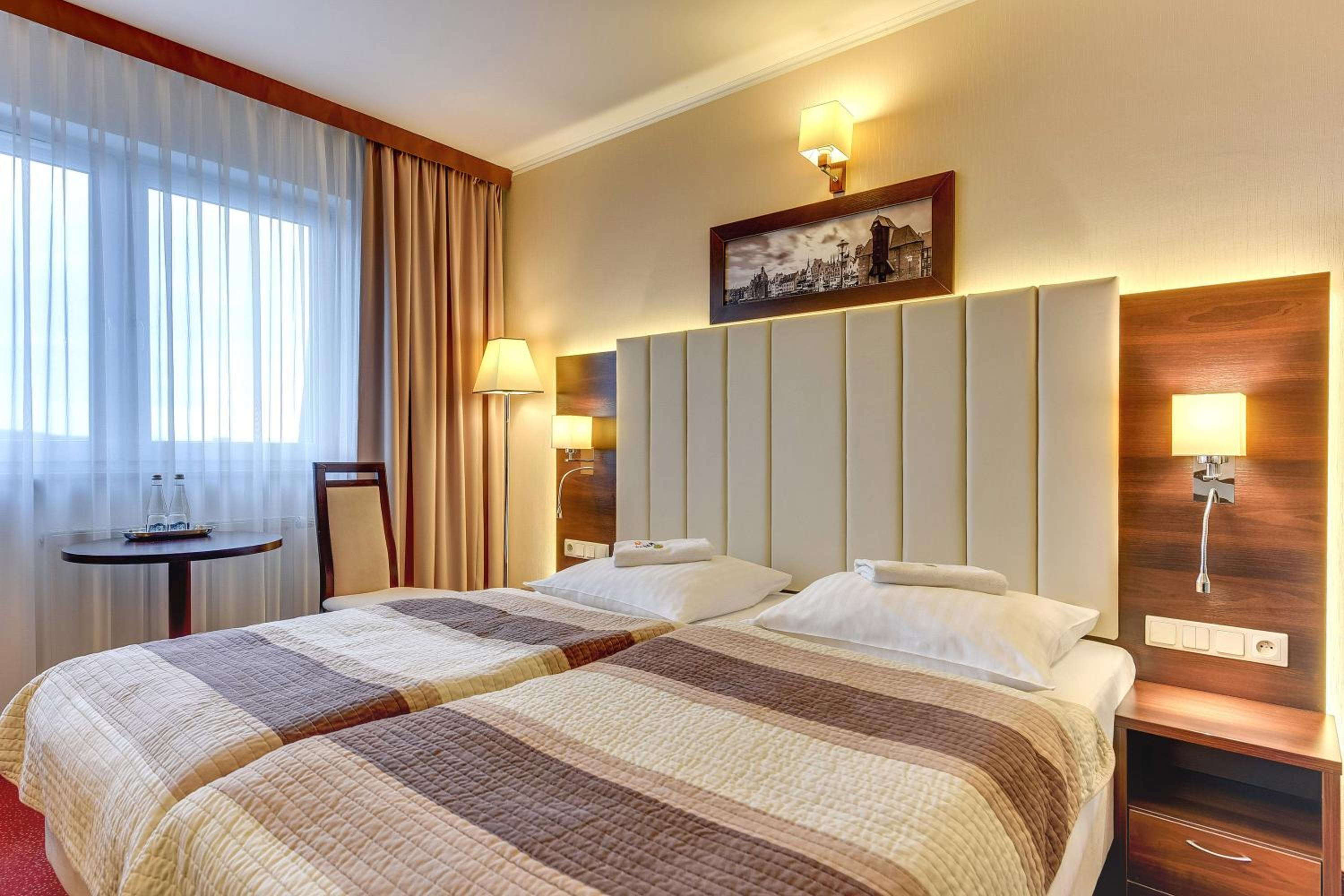 ROOM, TRIPLE