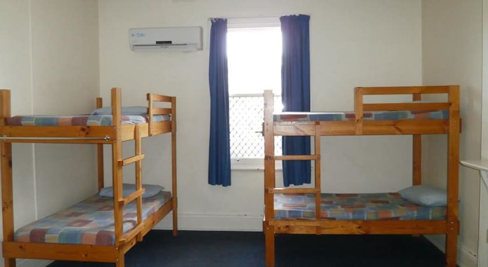 Launceston Backpackers 41/48