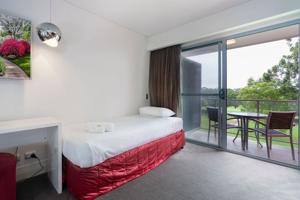 City Golf Club Motel 13/48