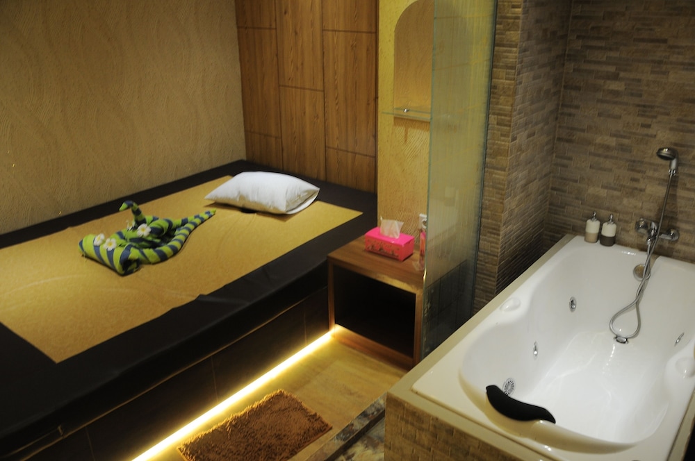 Grand Tjokro Balikpapan 30/55