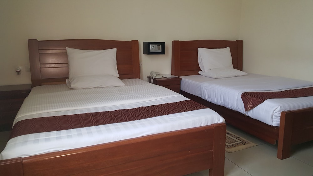 Olympic Hotel 22/71