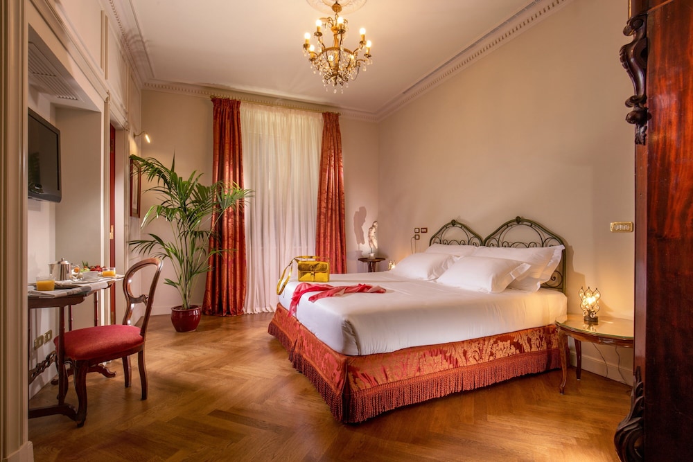Hotel Locarno 16/73