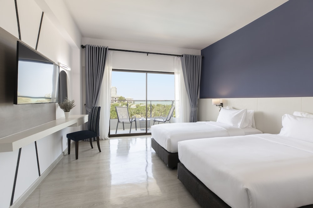 Centara Life Cha-Am Beach Resort Hua Hin 17/74