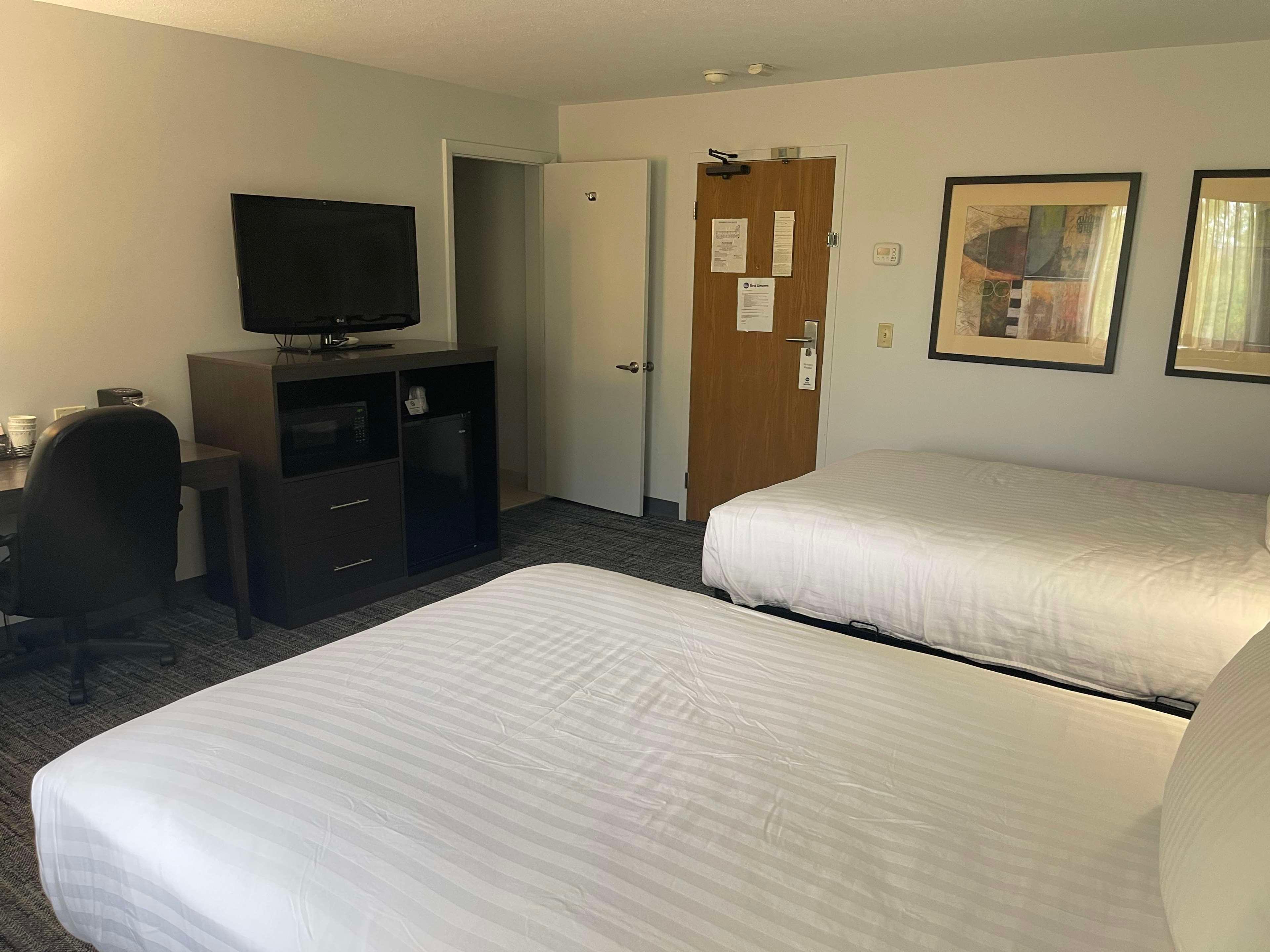 غرفة رباعية بسريرين مزدوجين، Best Western Dubois Hotel 2/4