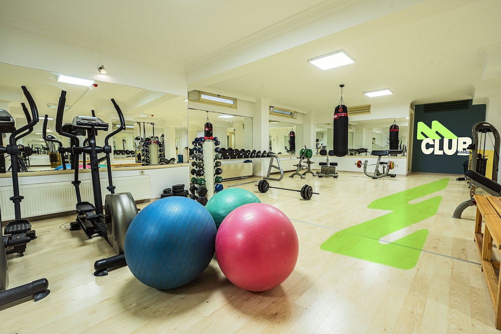 Kamer Suites And Hotel 25/50