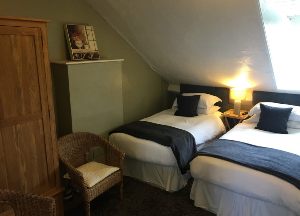 Westwood Guest House 4/50