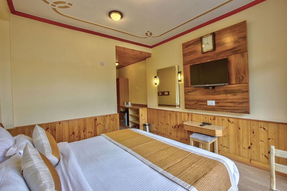 DELUXE, DOUBLE BED, HILL VIEW
